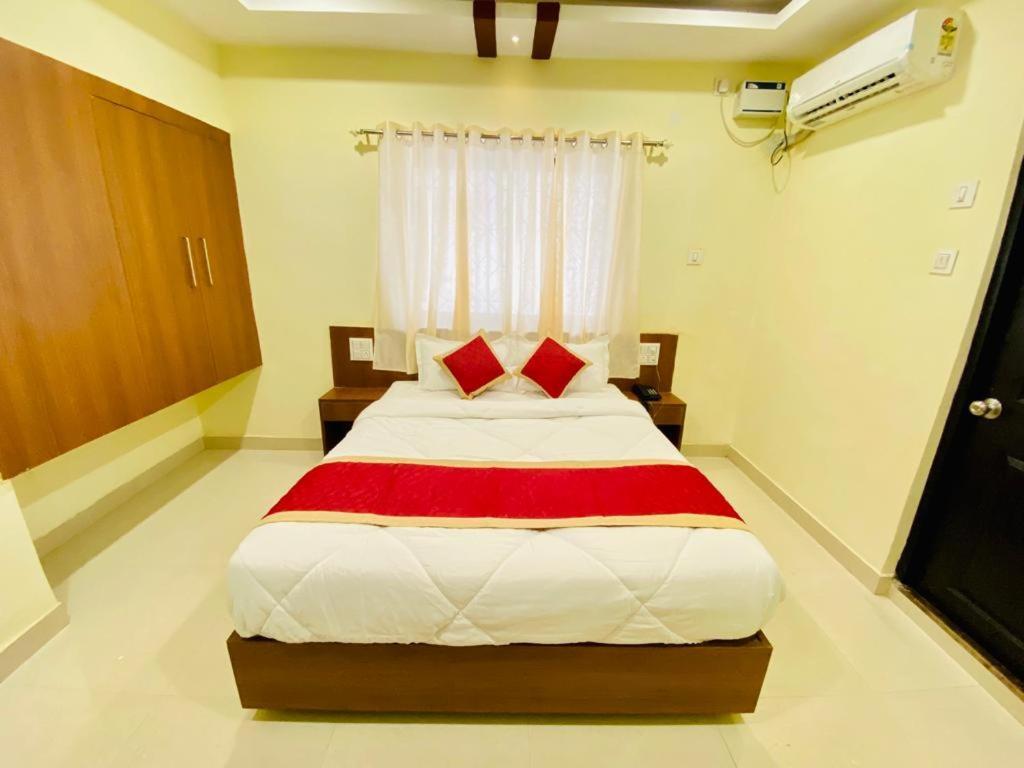 Prabhuvihar Residency Hotel Porvorim Eksteriør billede